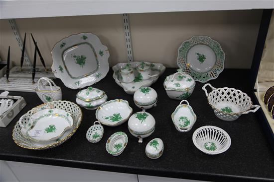 Twenty six pieces of Herend Chinese Bouquet Green pattern table and ornamental wares, 25cm, printed marks